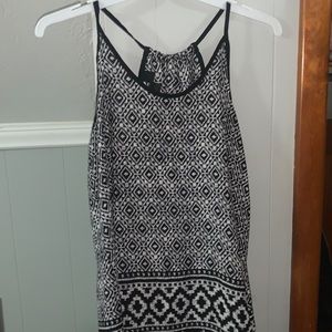 Black and white printed tank